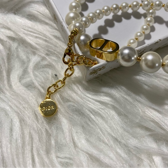 Dior Gold and Cream Pearl Necklace - Picture 7 of 8